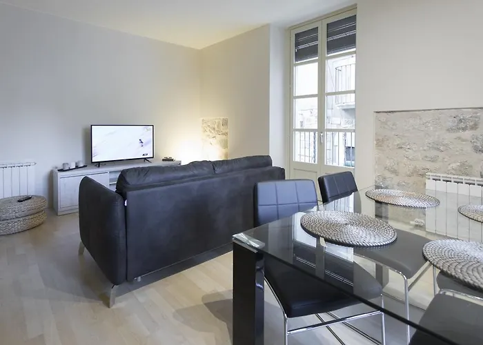 Bravissimo Cort Reial-2b Apartamento *