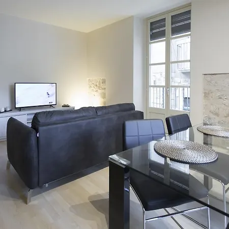 Bravissimo Cort Reial-2b شقة *