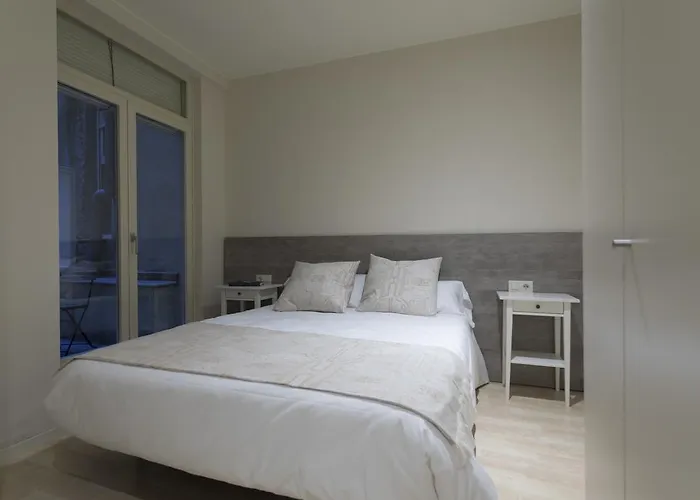 Bravissimo Cort Reial-2b * Girona